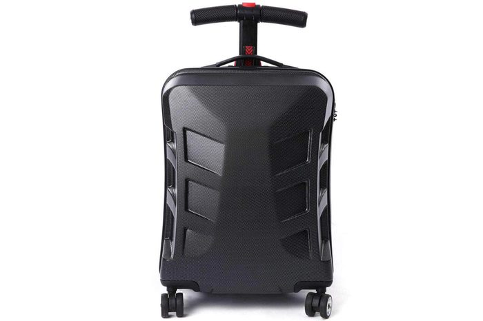 06_A-motorized-scooter-suitcase