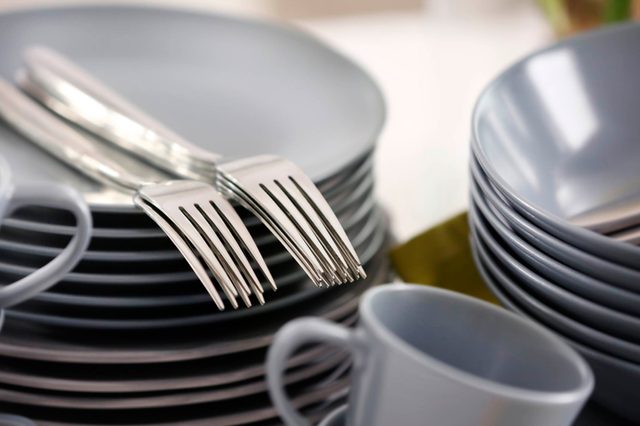 08-dishes-Things You're Better Off Tossing and Replacing When You Move_646484518-Africa-Studio