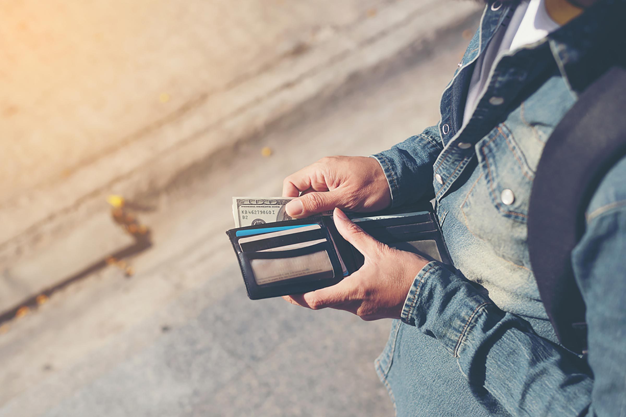 If You Forget to Wash Your Hands After Touching Money, This Will Convince You to Stop