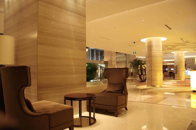 Hotel-lobby