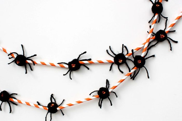 spider garland halloween craft