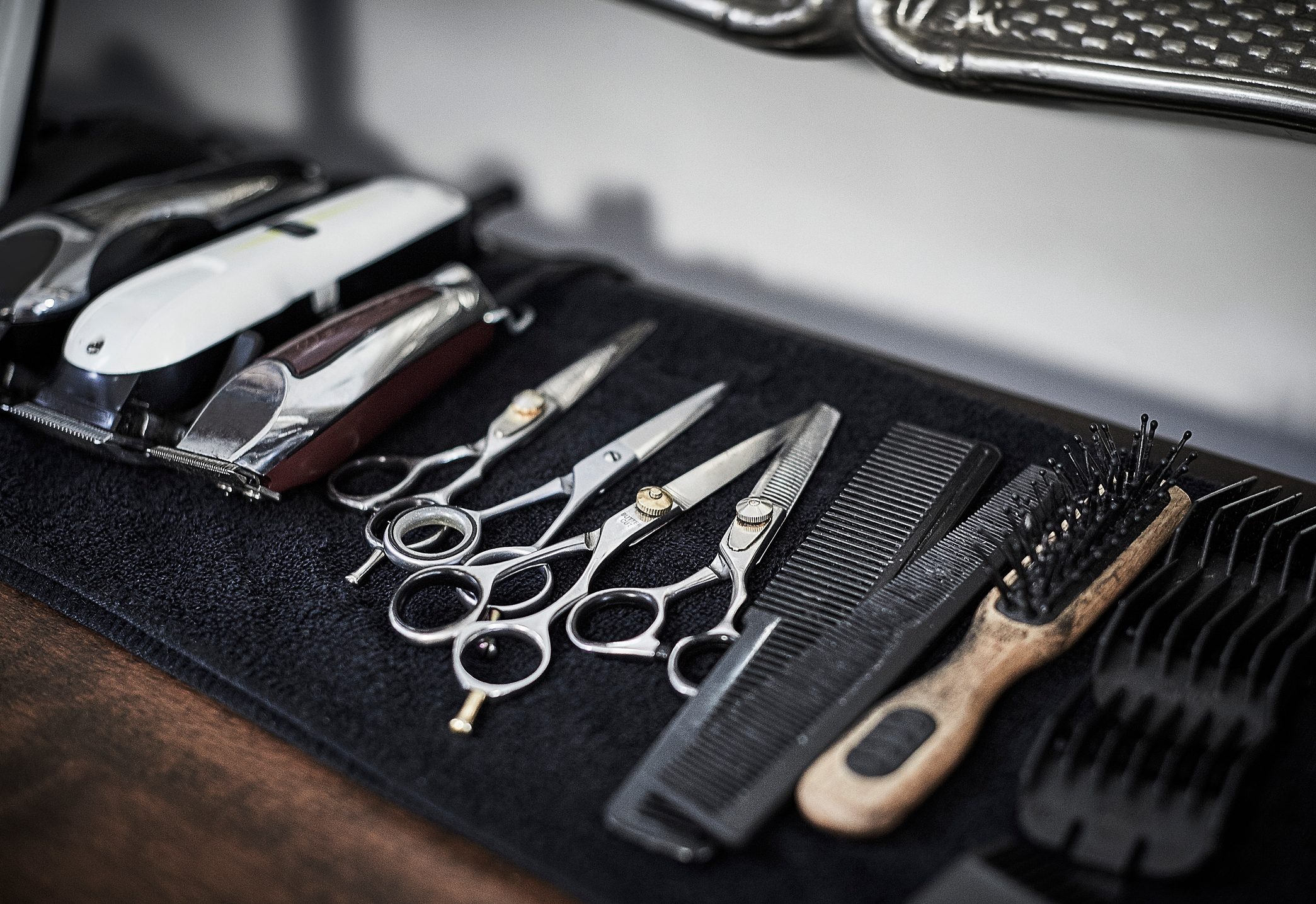 Arrangement of hairdressing tools