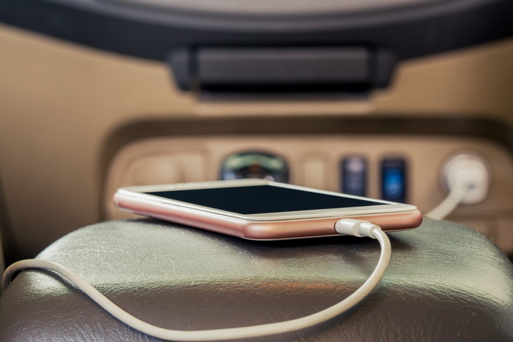 Charger plug phone on car