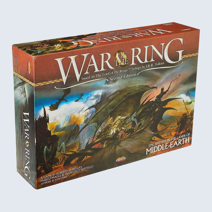 Box displays fantasy artwork, depicting epic battles, for the game 
