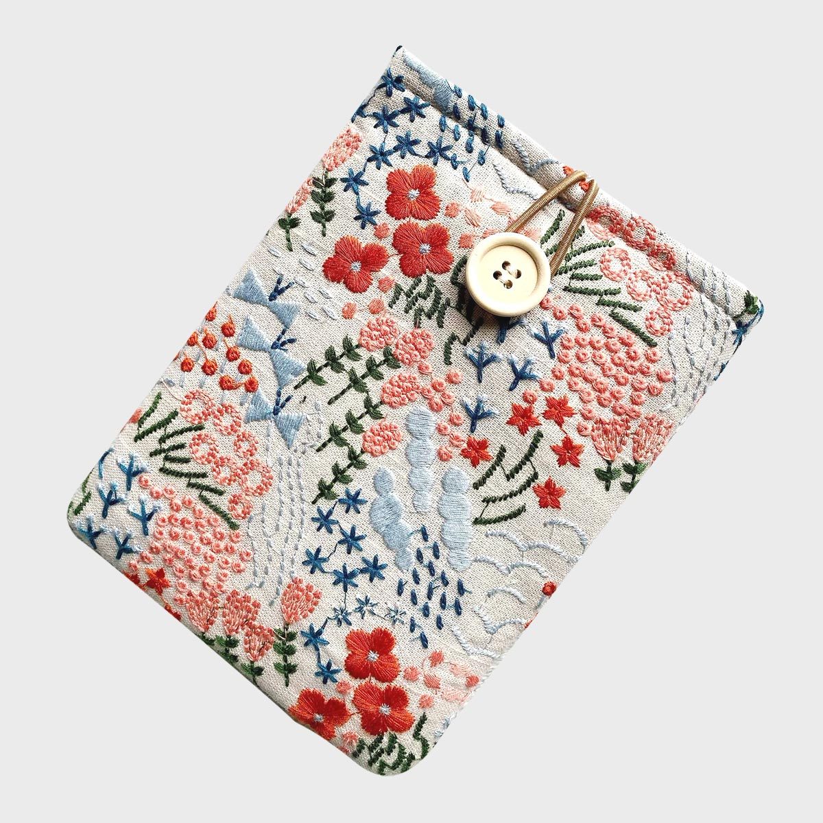 Avocatocrafts Embroidered Daisy Kindle Sleeve