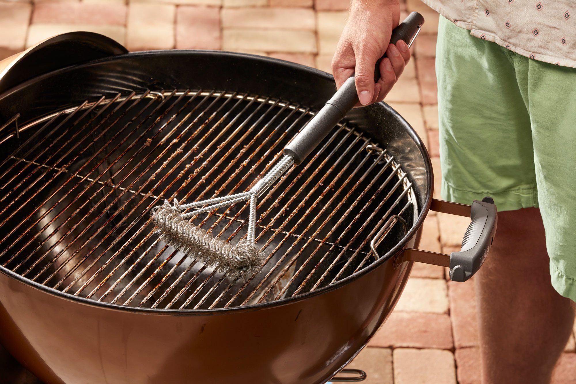 How to Clean a Grill Quickly and Easily
