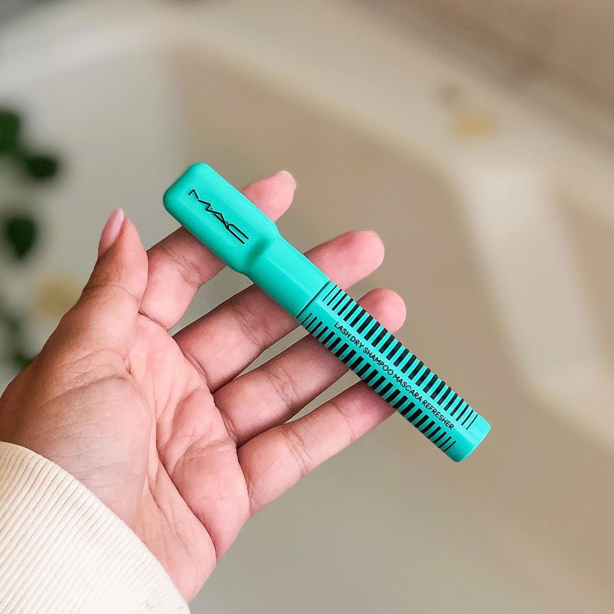 Mac Lash Dry Shampoo
