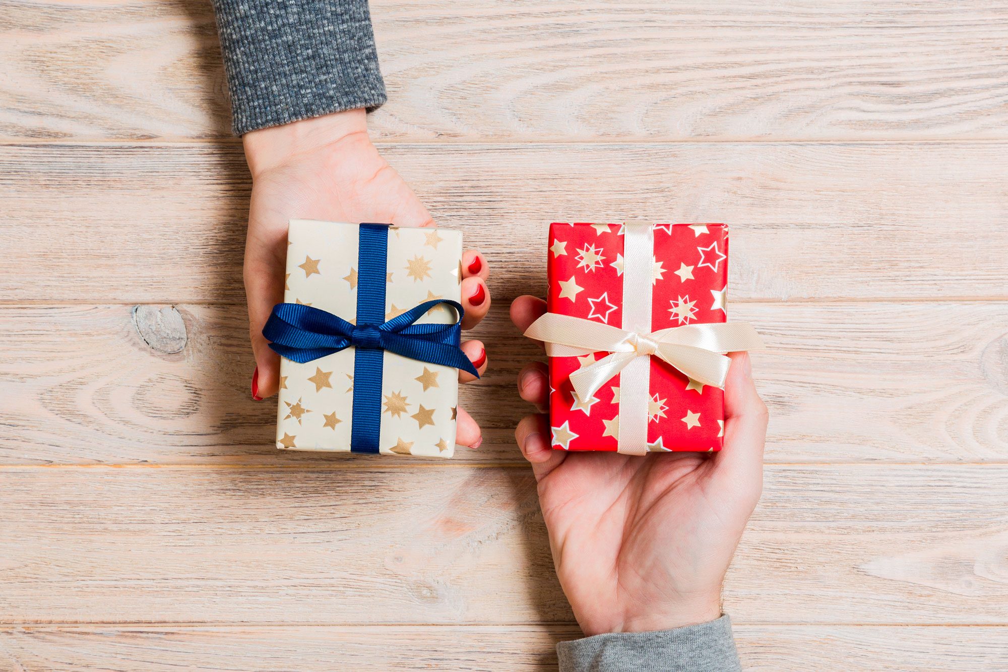 If Someone Gives Me a Gift, Do I Need to Give Them One in Return?