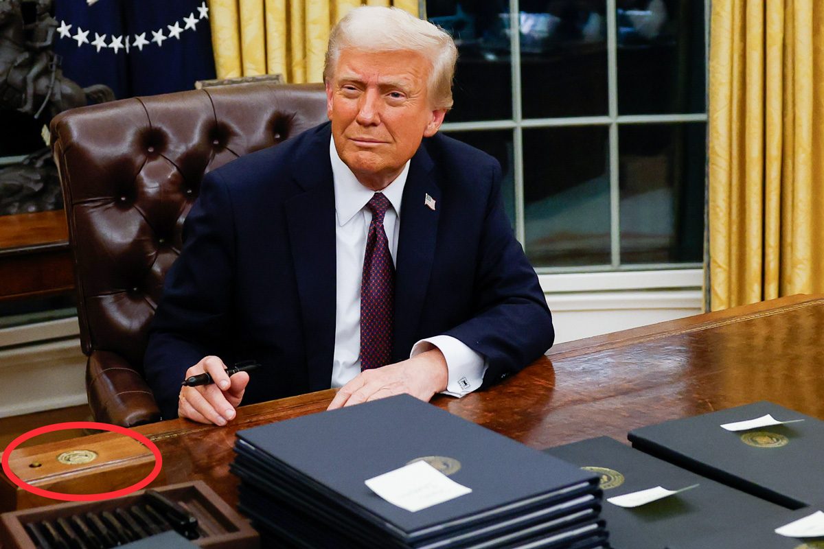 New Secret Button In The Oval Office 